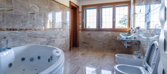 7 rooms Penthouse in Udine, Italy No. 74418 24