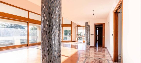 7 rooms Penthouse in Udine, Italy No. 74418 3