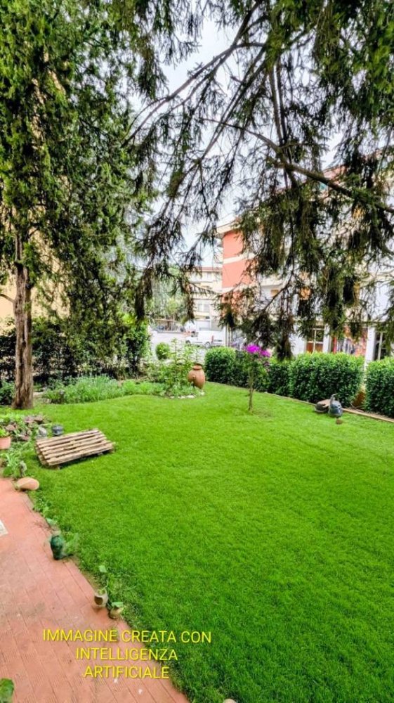 2 bedrooms Apartment in Florence, Italy No. 337578