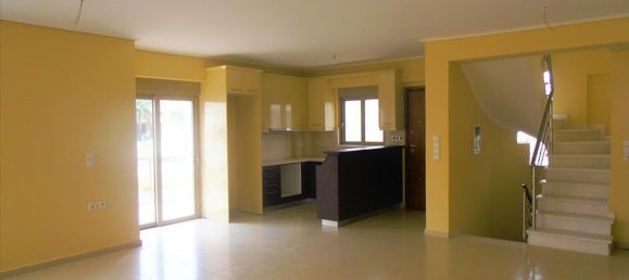 4 bedrooms Property in Loutraki, Greece No. 7892 4