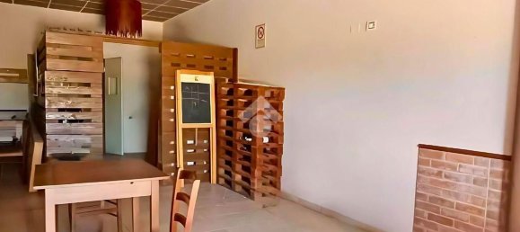 163m² Commercial property in Tortoreto, Italy No. 259065 18