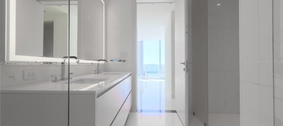2 غرف نوم عقار تجاري في Miami, الولايات المتحدة رقم 614498 21