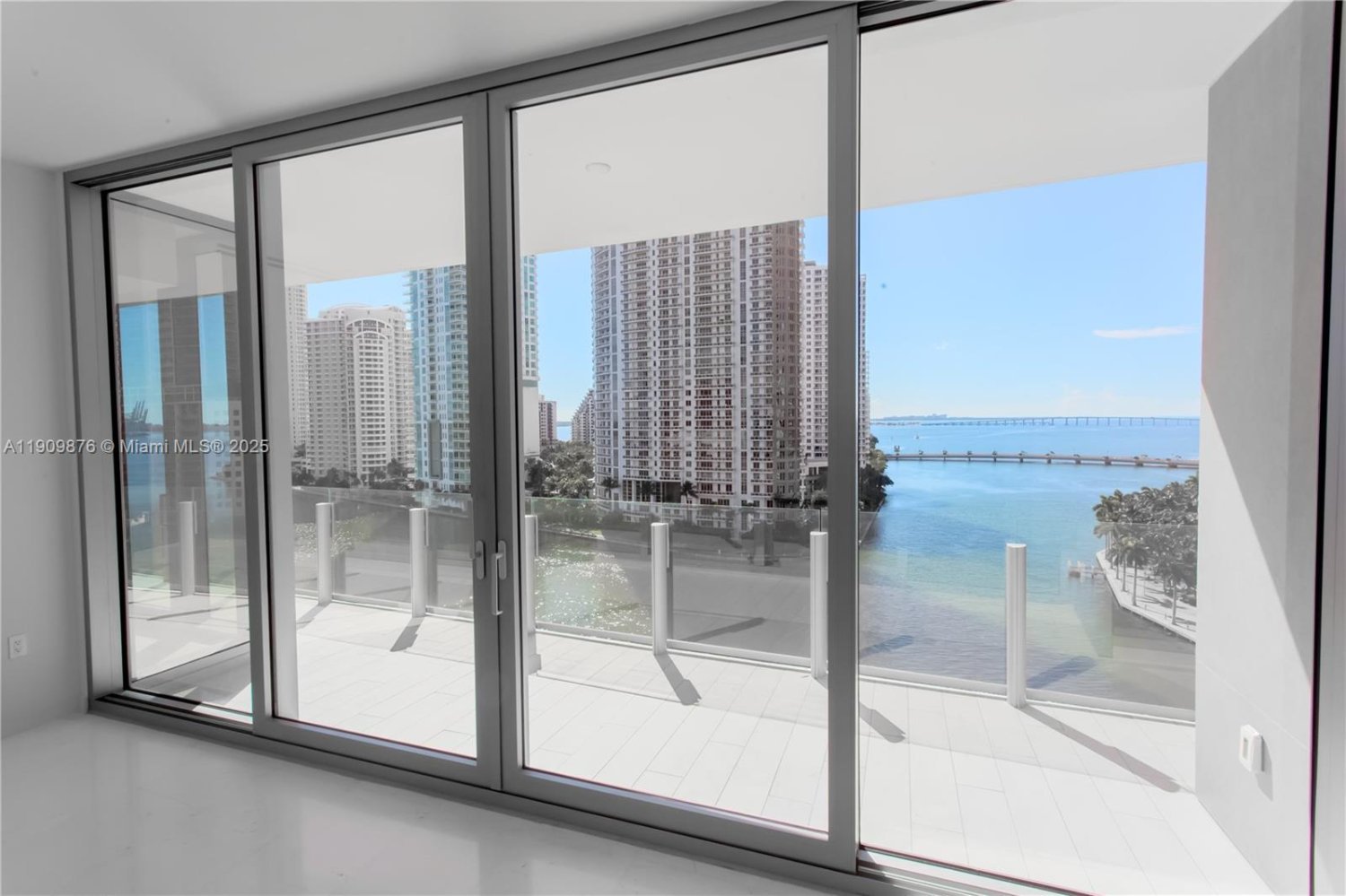 2 غرف نوم عقار تجاري في Miami, الولايات المتحدة رقم 614498