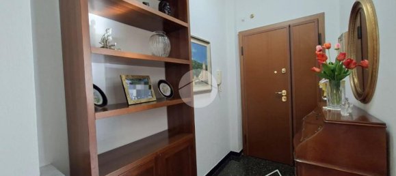 2 bedrooms Apartment in Genoa, Italy No. 298341 3