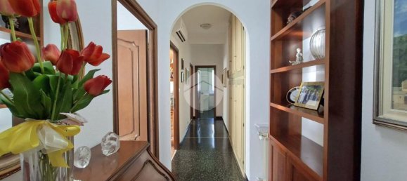 2 bedrooms Apartment in Genoa, Italy No. 298341 2