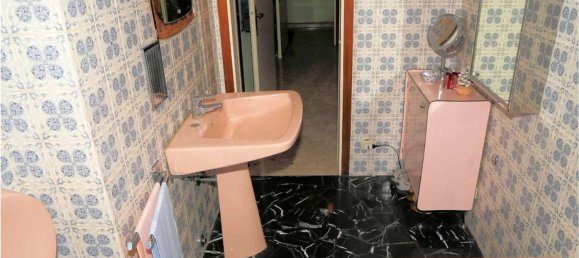 Apartamento de 4 divisões em Oleggio, Italy N.º 207502 3