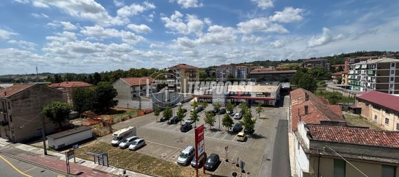 Apartamento de 3 divisões em Casale Monferrato, Italy N.º 274058 9