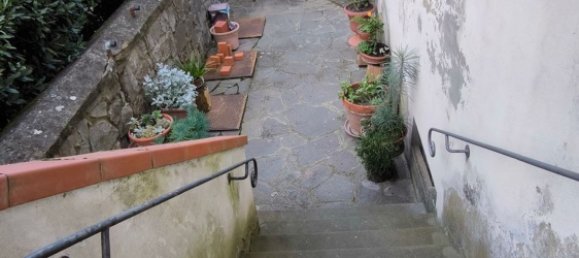 Квартира с 4 комнатами в Террануова Браччолини, Италия № 70901 16