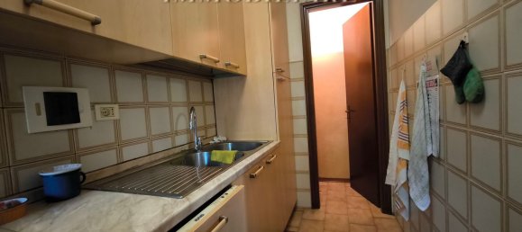 Квартира с 4 комнатами в Террануова Браччолини, Италия № 70901 21