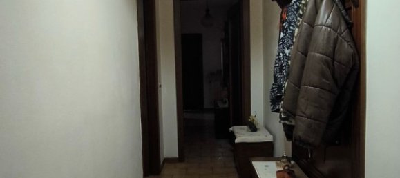 Квартира с 4 комнатами в Террануова Браччолини, Италия № 70901 8