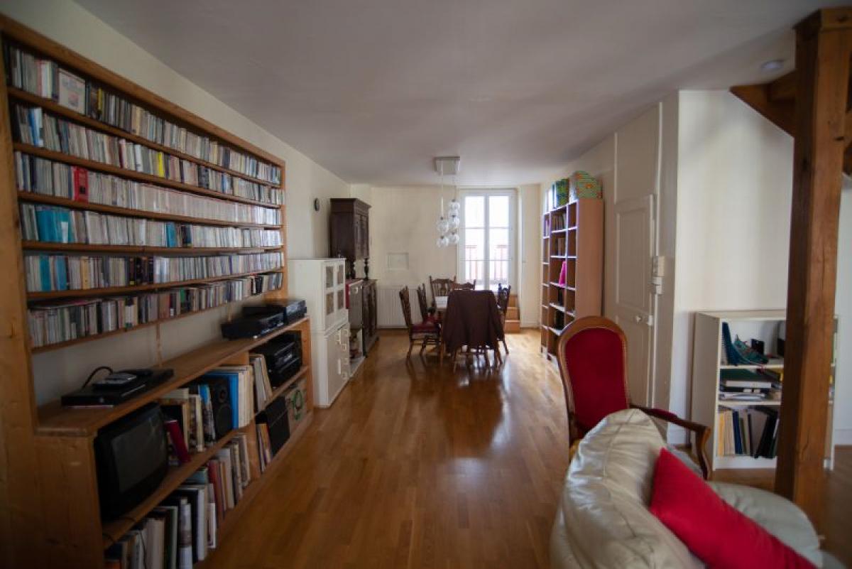 5 bedrooms Apartment in Avallon, France No. 16964