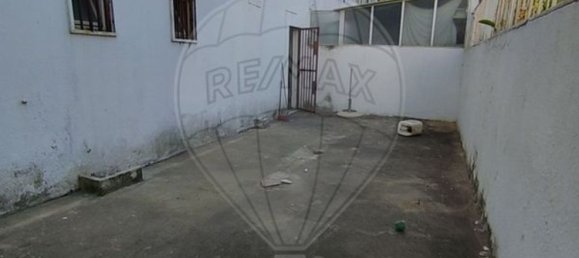 163m² Commercial property in Quelfes, Portugal No. 73374 10