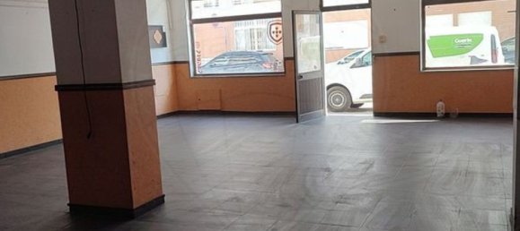 163m² Commercial property in Quelfes, Portugal No. 73374 12