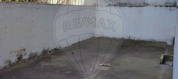 163m² Commercial property in Quelfes, Portugal No. 73374 8