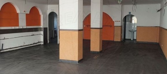 163m² Commercial property in Quelfes, Portugal No. 73374 9