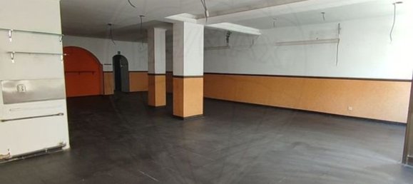 163m² Commercial property in Quelfes, Portugal No. 73374 6