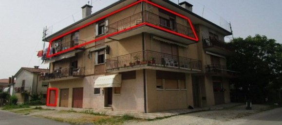 5 rooms Apartment in Meolo, Italy No. 276069 2