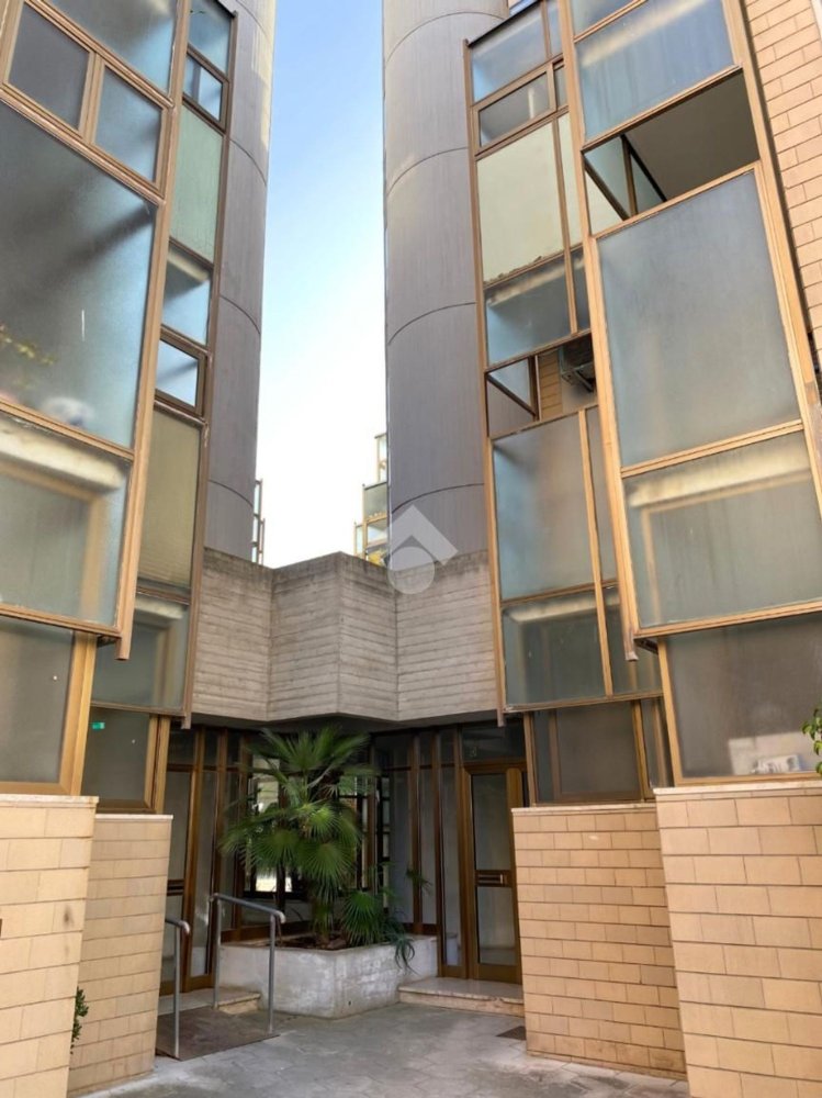 5 bedrooms Apartment in Lecce, Italy No. 357609