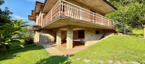 5 bedrooms Villa in Monasterolo del Castello, Italy No. 290856 2
