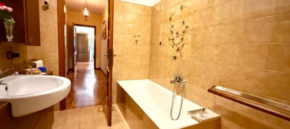 5 bedrooms Villa in Monasterolo del Castello, Italy No. 290856 8