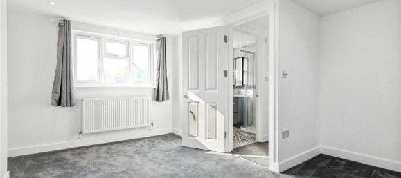 4 bedrooms House in Mitcham, United Kingdom No. 12919 4