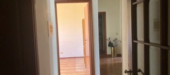 5 bedrooms Apartment in Livorno, Italy No. 348050 3