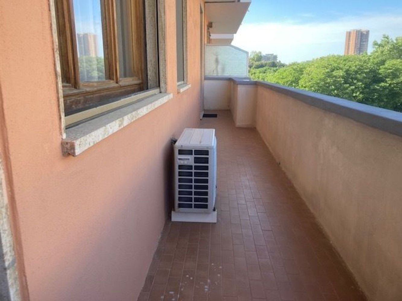 5 bedrooms Apartment in Livorno, Italy No. 348050