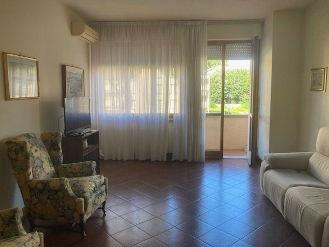 5 bedrooms Apartment in Livorno, Italy No. 348050