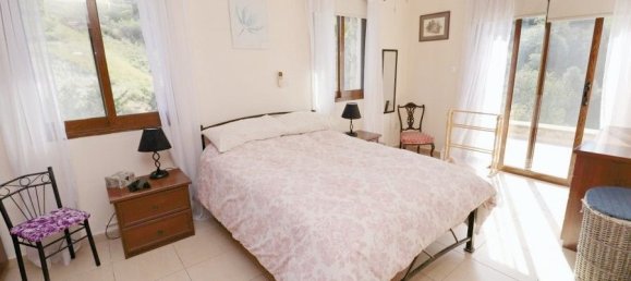 3 Schlafzimmer Villa in Giolou, Cyprus, Nr. 22093 11