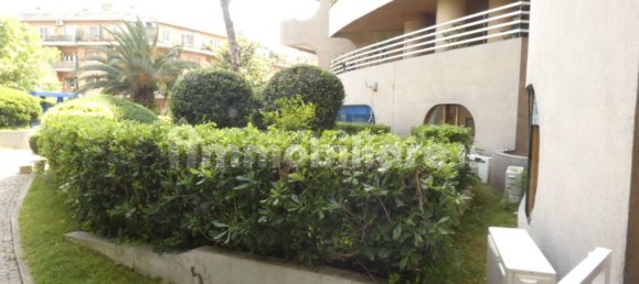 14 bedrooms Apartment in Rome, Italy No. 321438 2