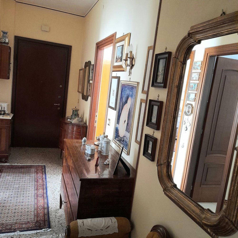 5غرفة شقة في Tortona, Italy رقم 308887