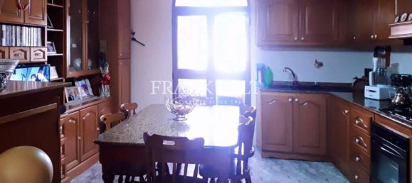 Мезонет с 2 спальнями в Бормла, Мальта № 1212 4