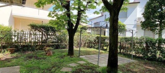 7 rooms Villa in Viareggio, Italy No. 39692 10