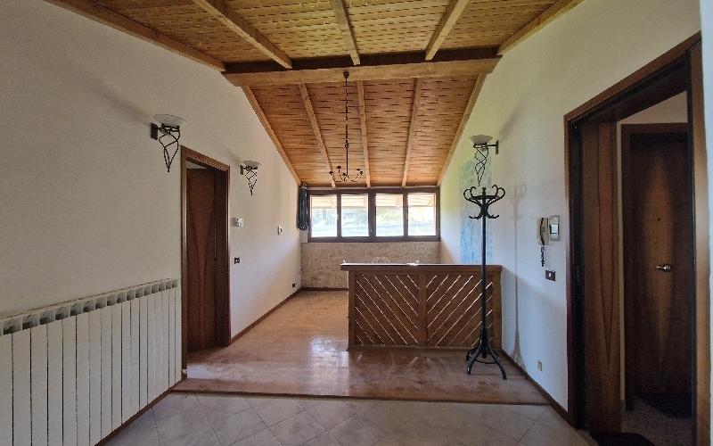 Ático de 5 habitaciónes en Zocca, Italy No. 236016