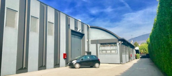 1050m² Warehouse in Collebeato, Italy No. 311891 2