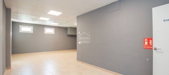 Коммерческая недвижимость 114м² в Маон, Испания № 1908 7