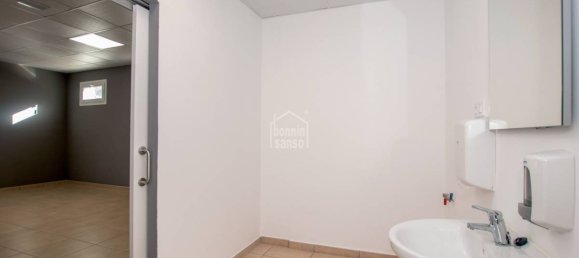 Коммерческая недвижимость 114м² в Маон, Испания № 1908 3