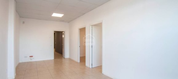 Коммерческая недвижимость 114м² в Маон, Испания № 1908 12