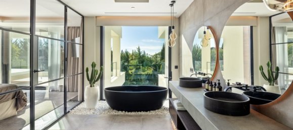 6 bedrooms Villa in Marbella, Spain No. 94682 31