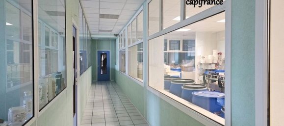 879m² Commercial property in Savoie, France No. 310126 2