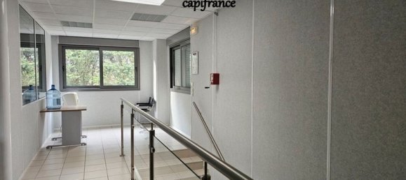 879m² Commercial property in Savoie, France No. 310126 8