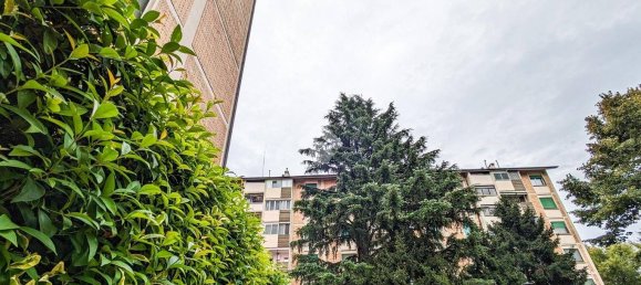 2 bedrooms Apartment in Milan, Italy No. 348604 24