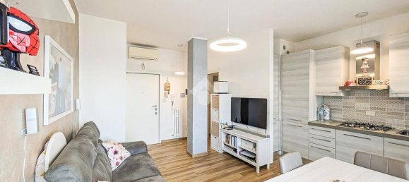 2 bedrooms Apartment in Milan, Italy No. 348604 2