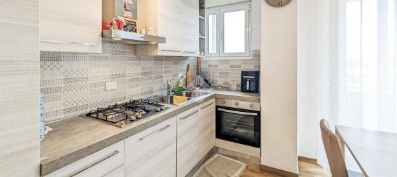 2 bedrooms Apartment in Milan, Italy No. 348604 4