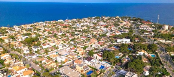 5 bedrooms Villa in Cabo Roig, Spain No. 189278 5