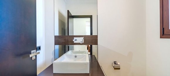 5 bedrooms Villa in Cabo Roig, Spain No. 189278 16