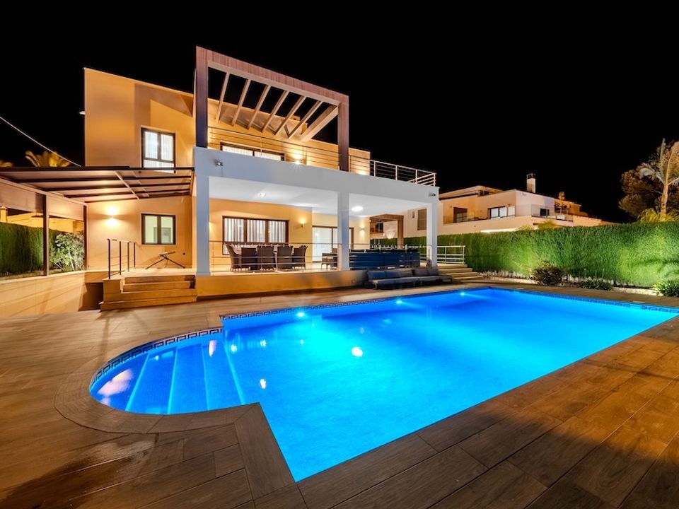 5 bedrooms Villa in Cabo Roig, Spain No. 189278