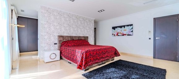 5 bedrooms Villa in Cabo Roig, Spain No. 189278 39