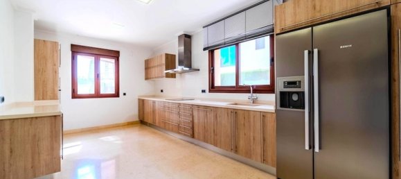 5 bedrooms Villa in Cabo Roig, Spain No. 189278 14