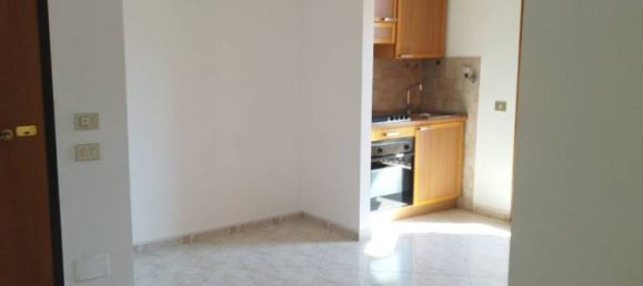 2-Zimmer Gebäude in Rome, Italy, Nr. 336810 3